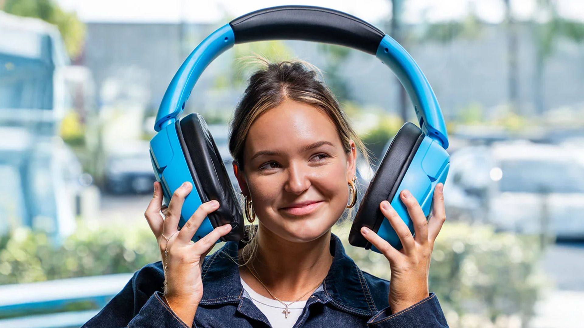 JLab’s Blue XL Headphones: A Bluetooth Speaker That Defies Conventional Design