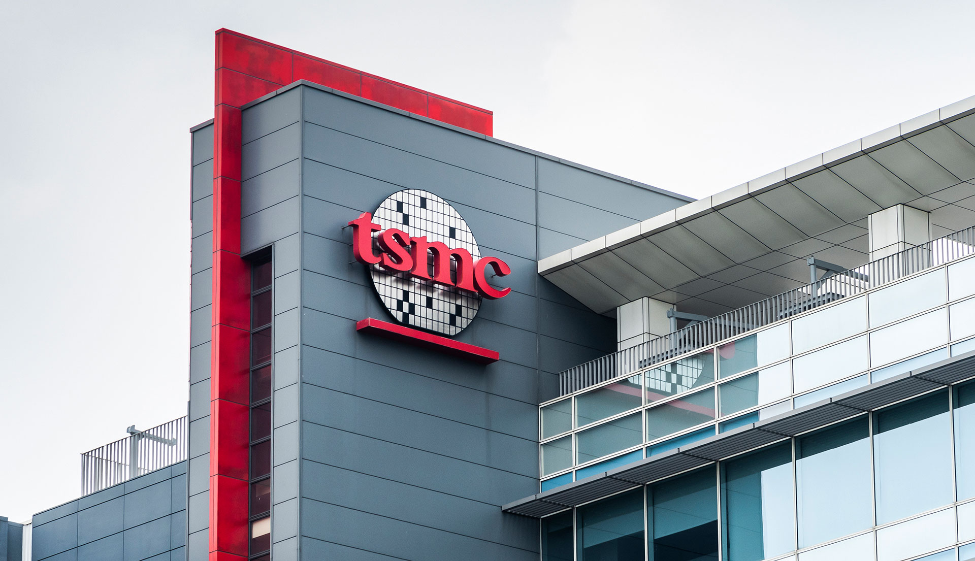 TSMC Avoids U.S. Chip Tariffs After Massive Arizona Investments—What It Means for AI and Tech Giants