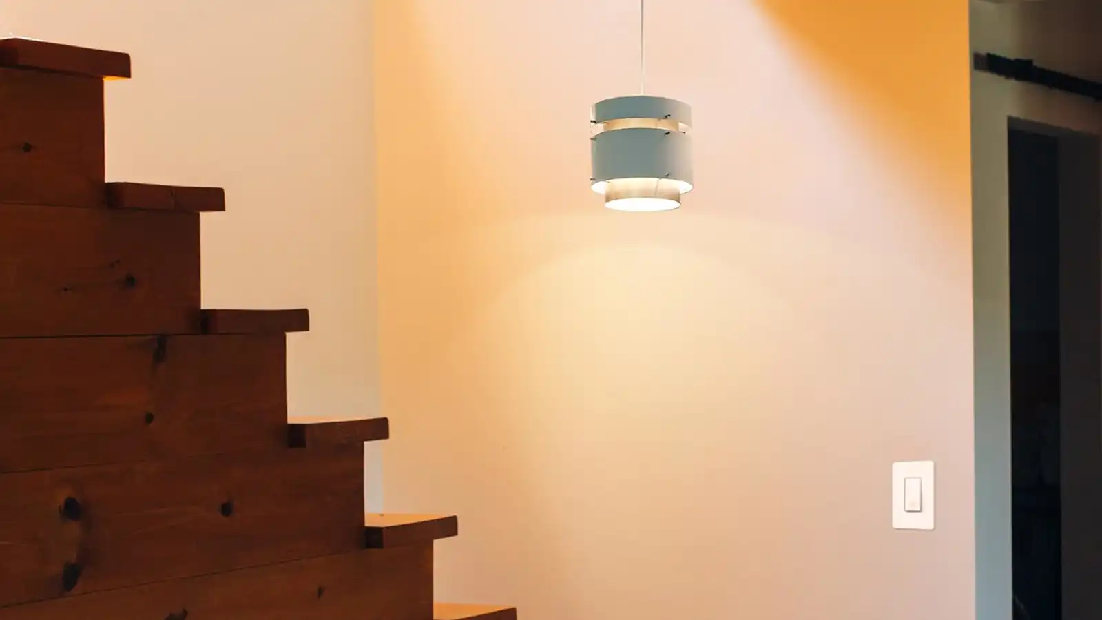 A Smart Light Switch That Fits the Matter Standard—Now at $10 Each