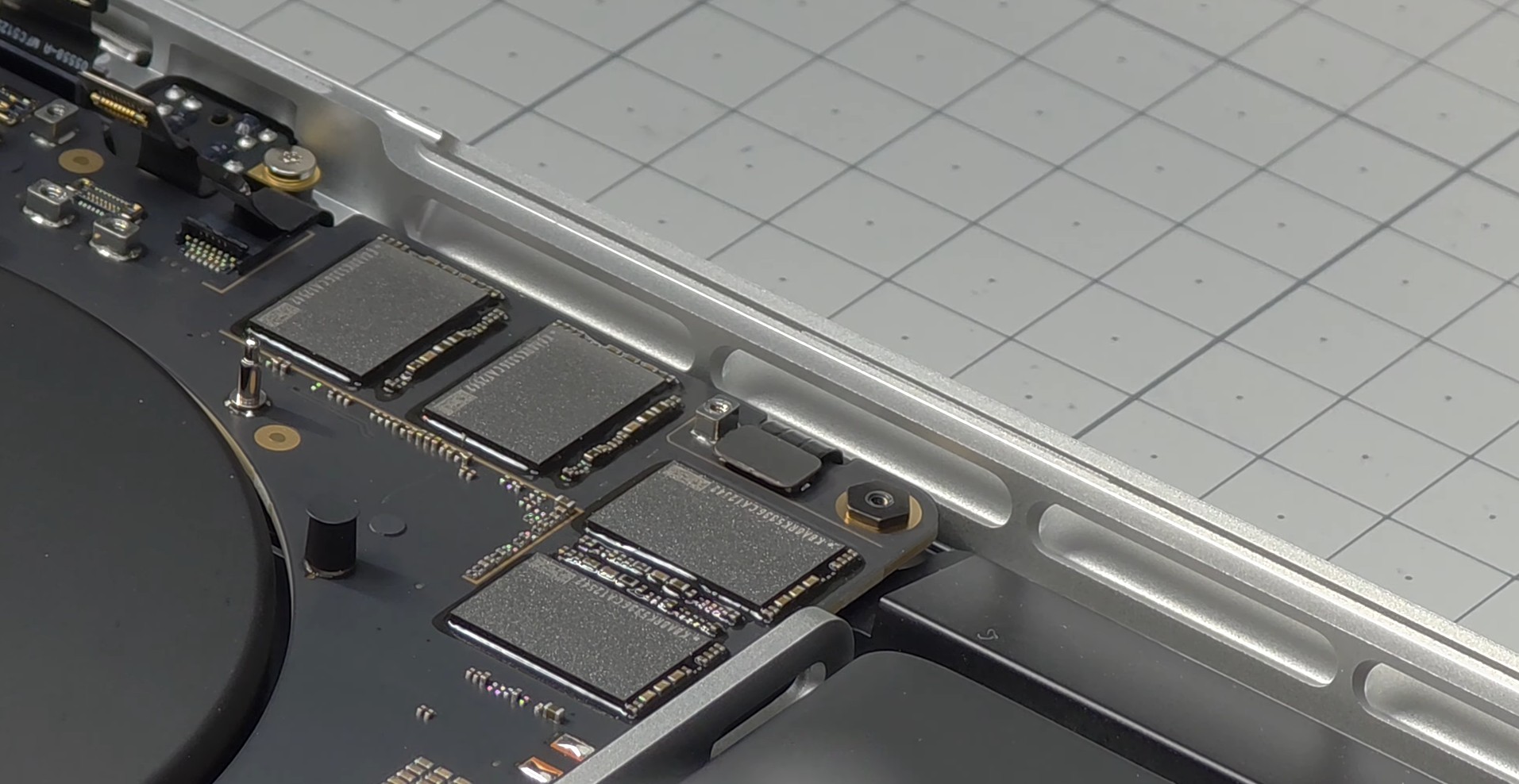 M5 Max MacBook Pro SSD temperatures soar under AI workloads, nearing 100 °C