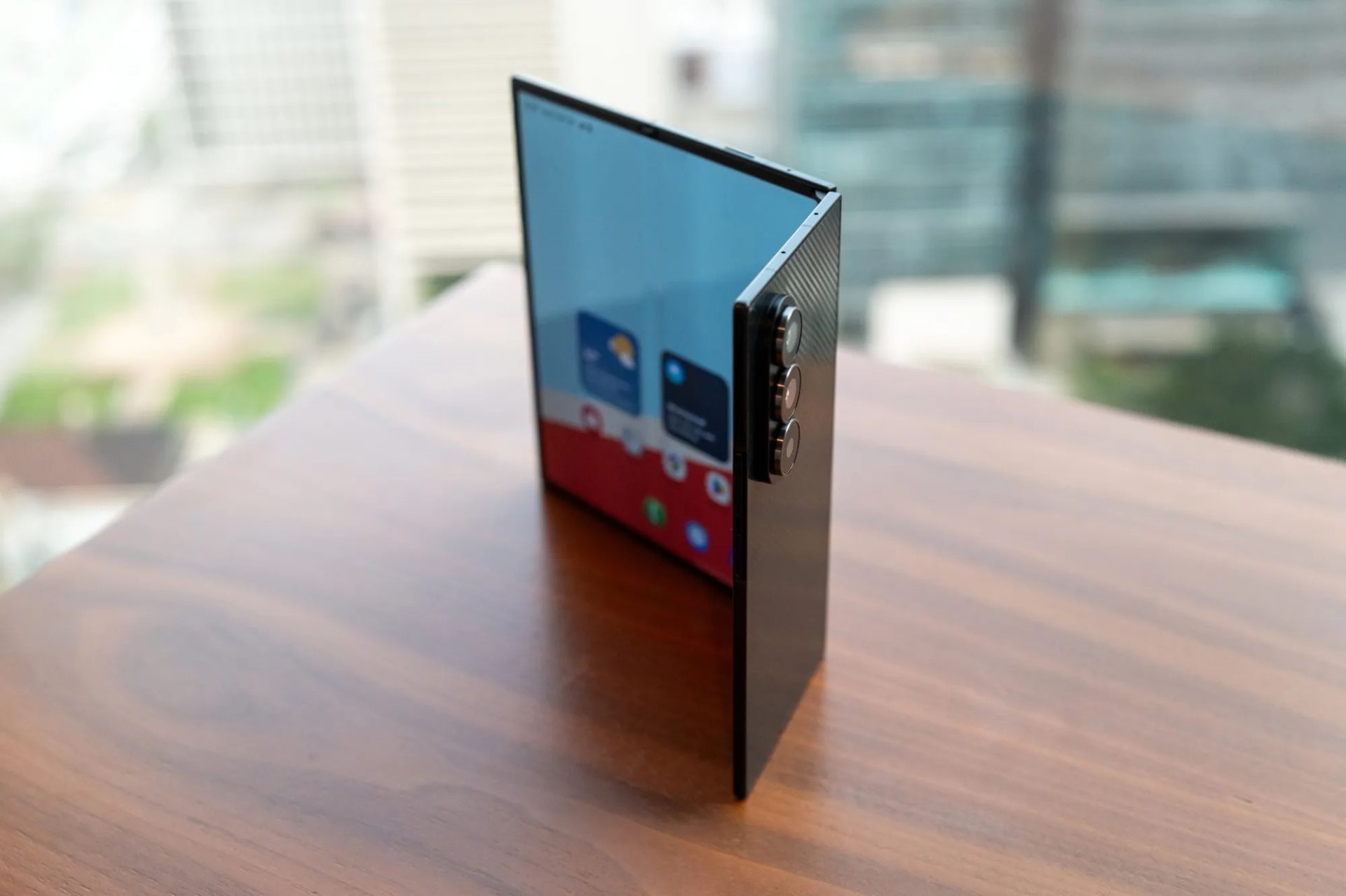 Samsung's Galaxy Z TriFold 2: A durability-driven foldable with measured performance trade-offs