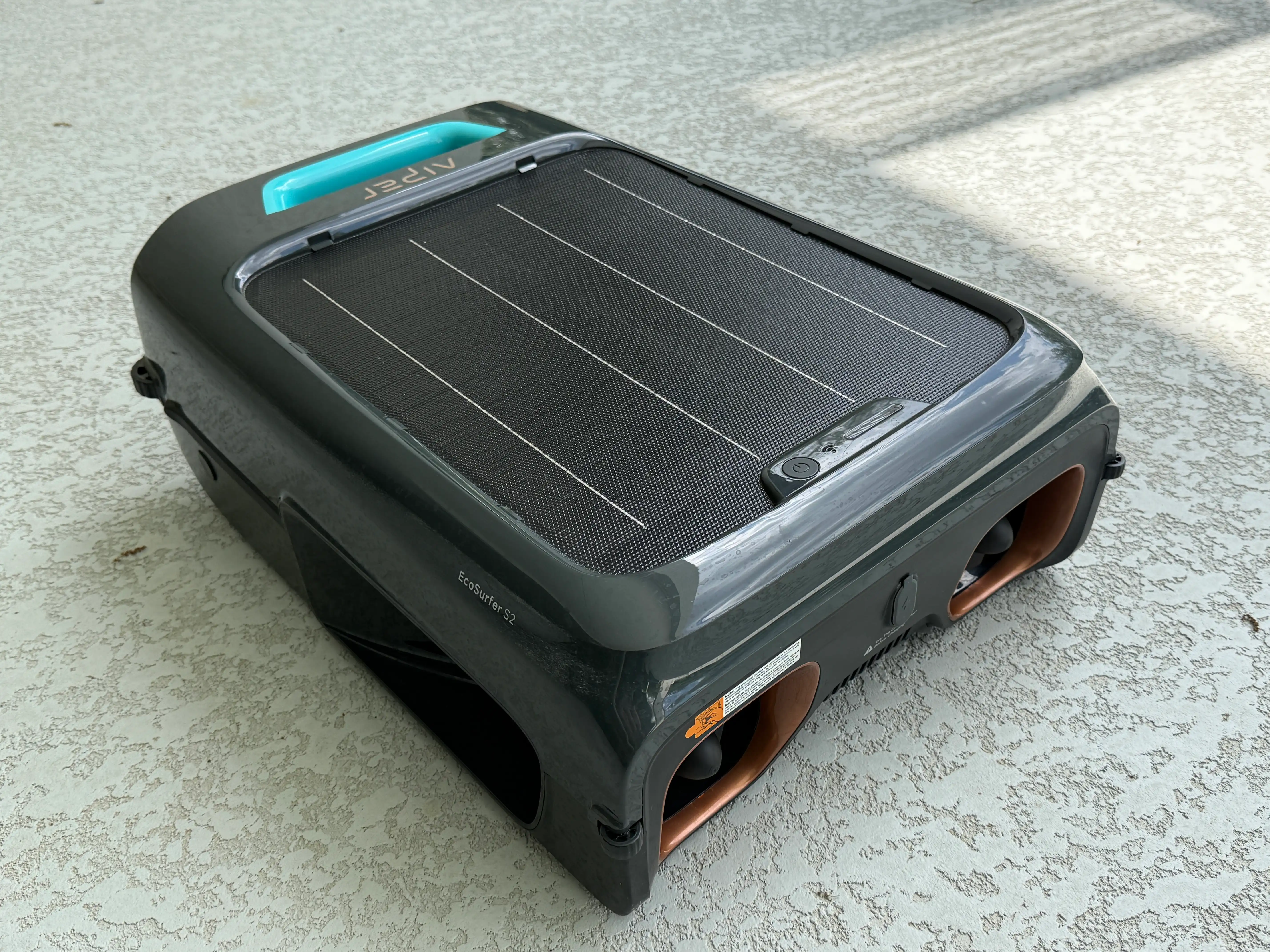 AI-Powered Pool Skimmers Reshape Maintenance Economics