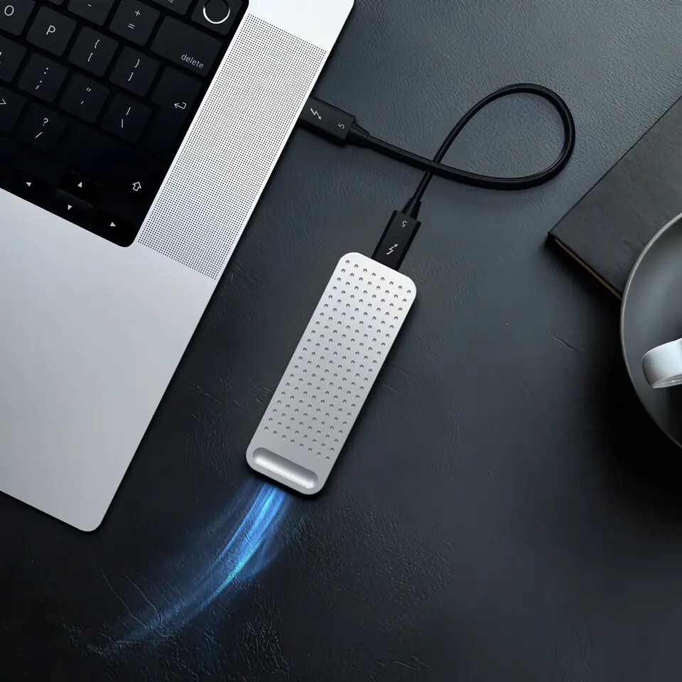 DotDisk: A High-Speed, Compact NVMe Enclosure with Active Cooling
